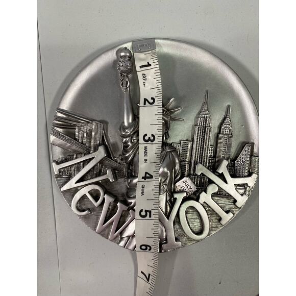 New York Statue of Liberty Decorative Plate Wall Decor - Picture 6 of 6